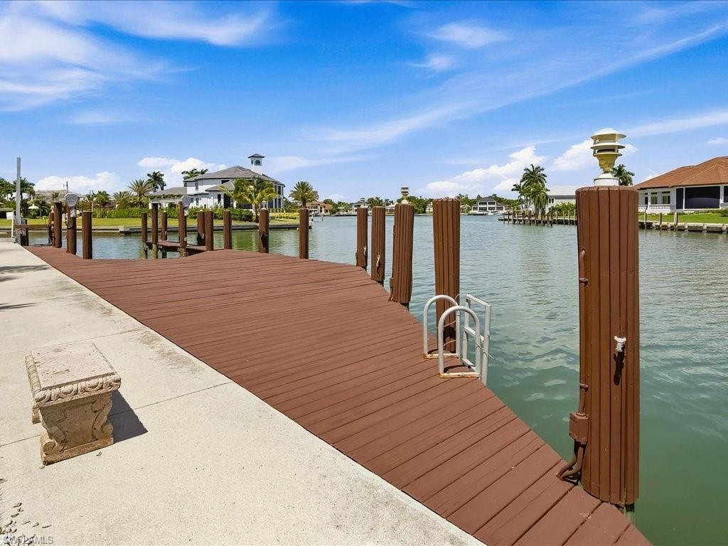 ESTATES - Residential