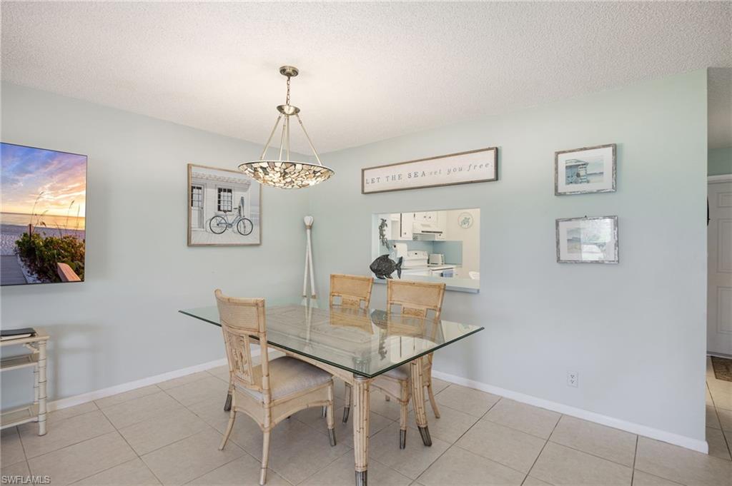 GLADES COUNTRY CLUB - Residential