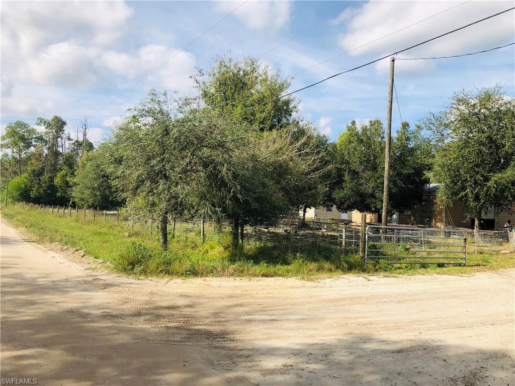 ACREAGE - Land