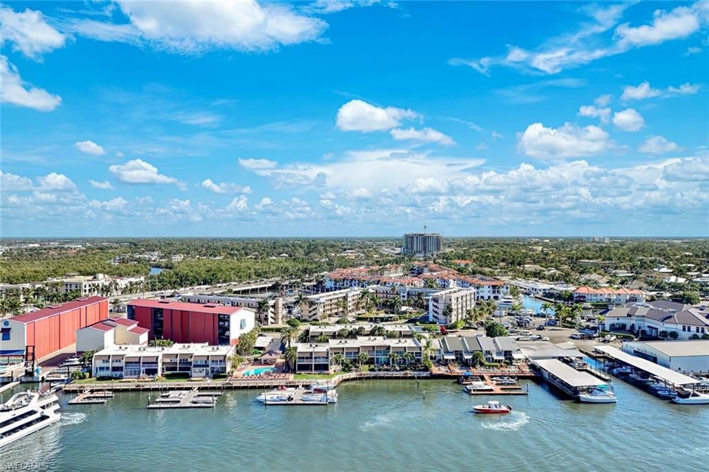 NAPLES BAY CLUB - Residential