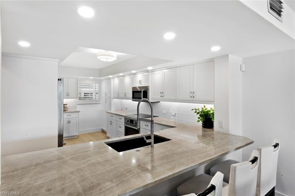 NAPLES BAY CLUB - Residential
