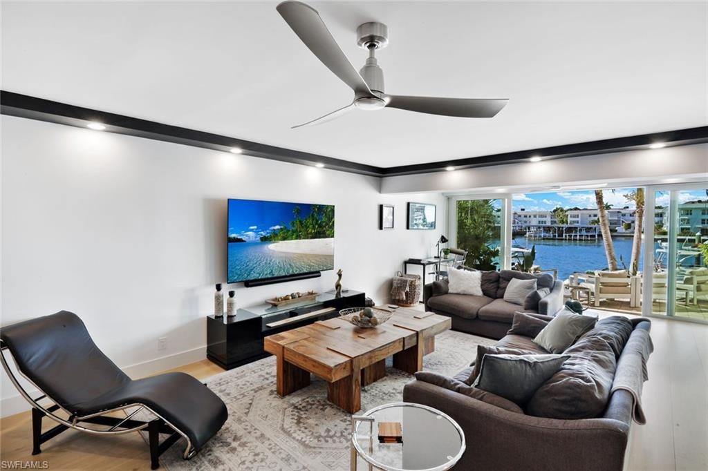 NAPLES BAY CLUB - Residential