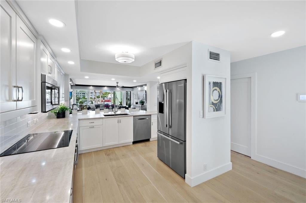 NAPLES BAY CLUB - Residential