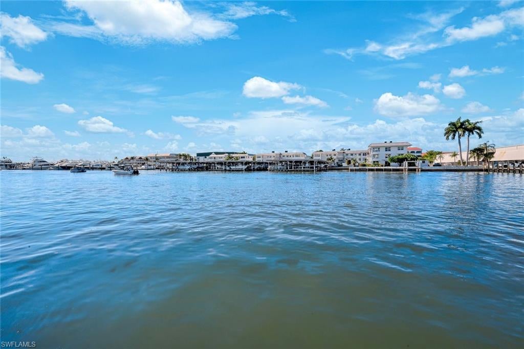 NAPLES BAY CLUB - Residential
