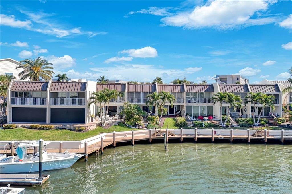 NAPLES BAY CLUB - Residential
