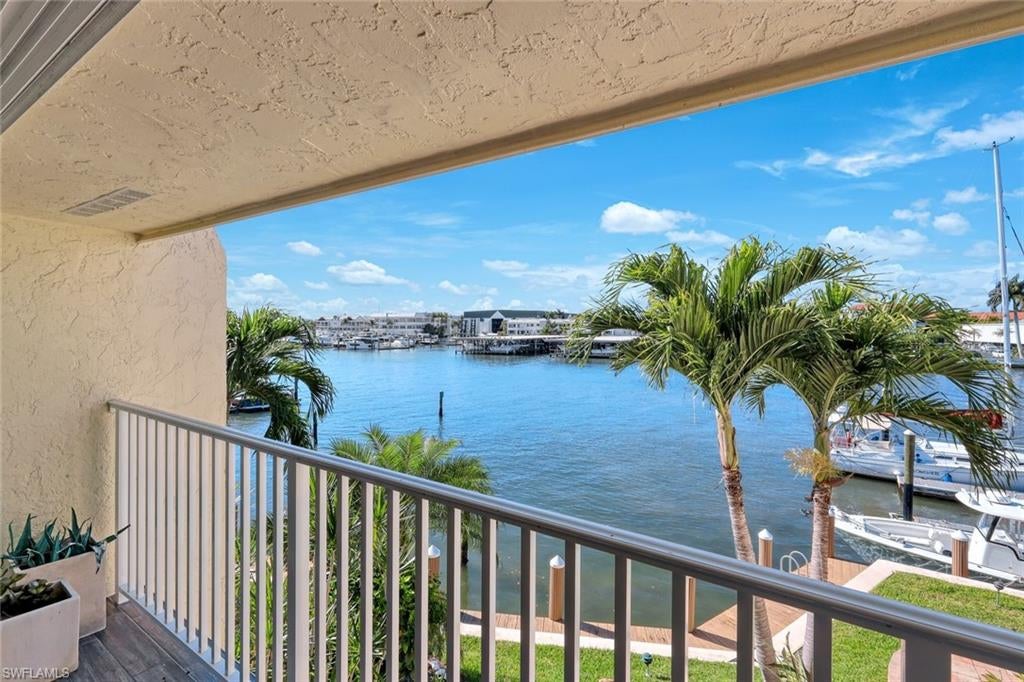 NAPLES BAY CLUB - Residential