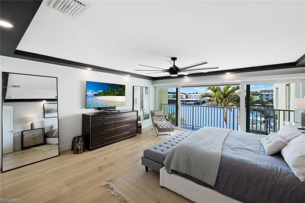 NAPLES BAY CLUB - Residential