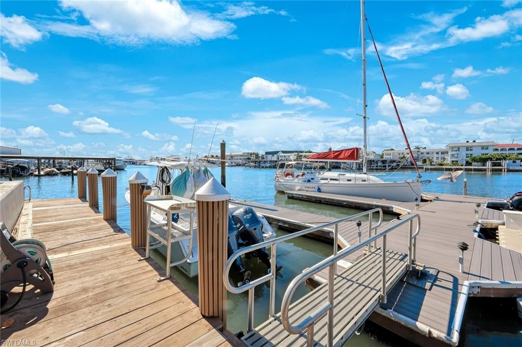 NAPLES BAY CLUB - Residential