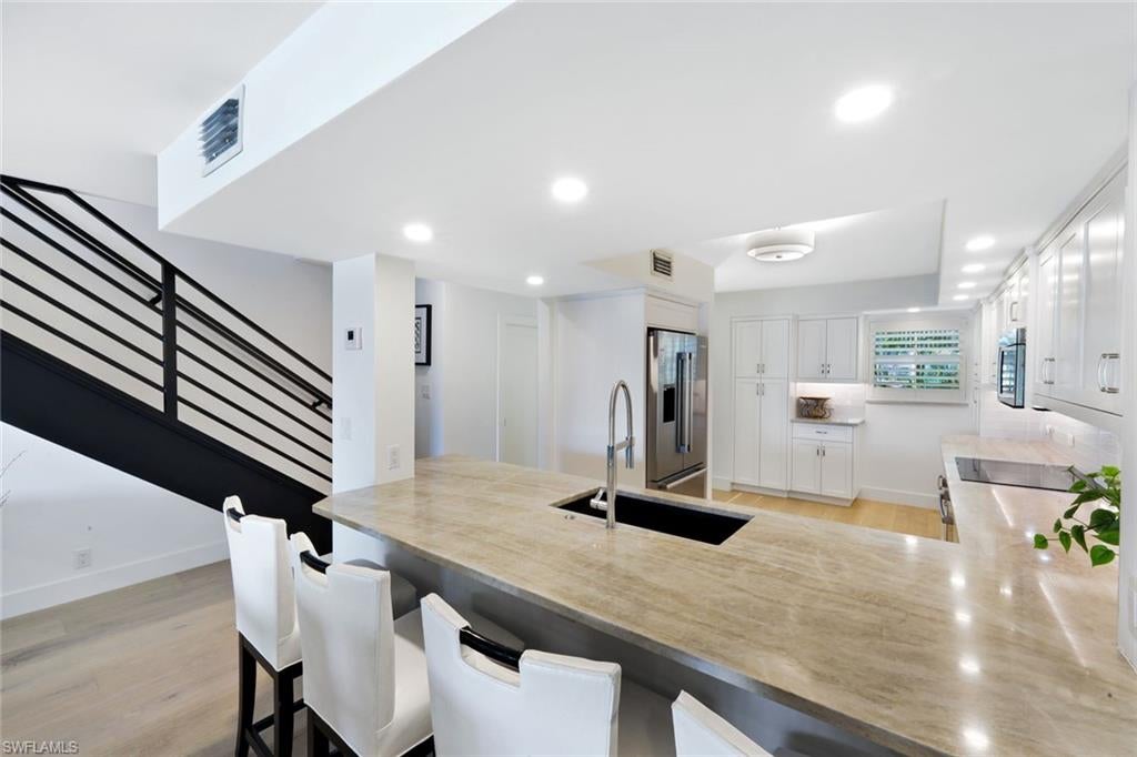 NAPLES BAY CLUB - Residential