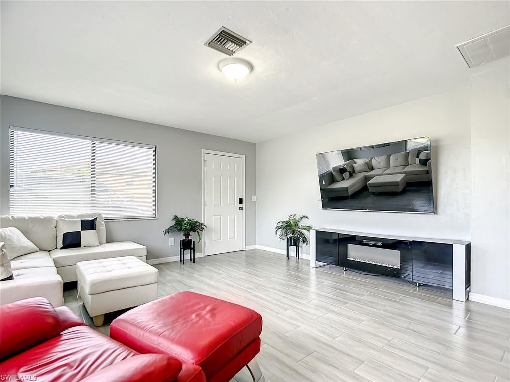 CAPE CORAL - Residential Lease