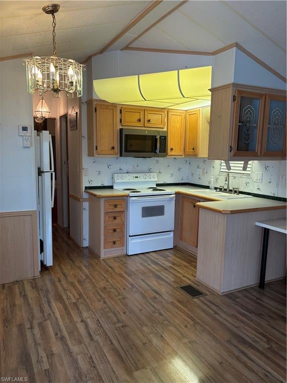 FORT MYERS BEACH CAMPGROUND - Residential