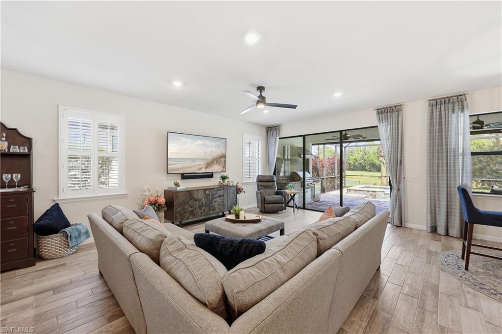 WINDING CYPRESS - Residential