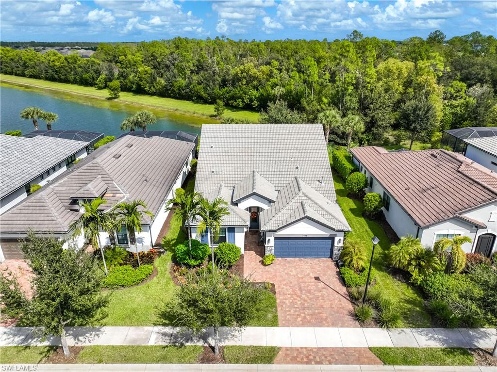 WINDING CYPRESS - Residential