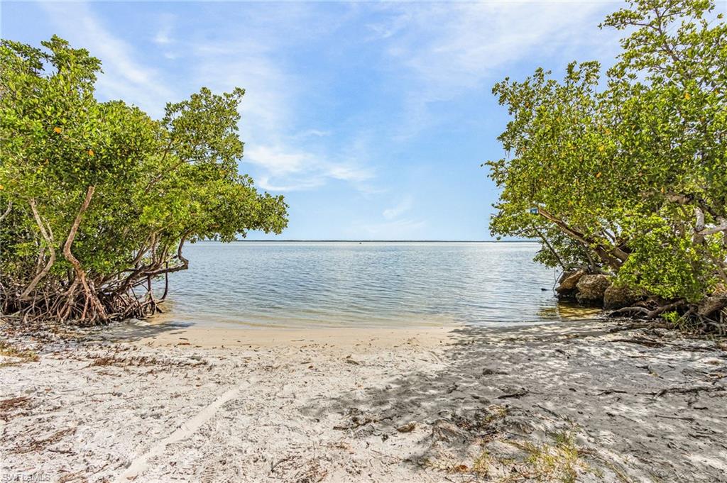 TROPICAL HOMESITES - Residential