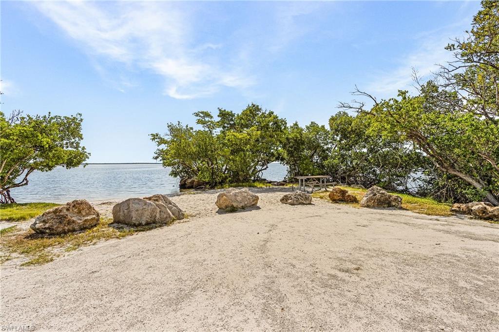 TROPICAL HOMESITES - Residential