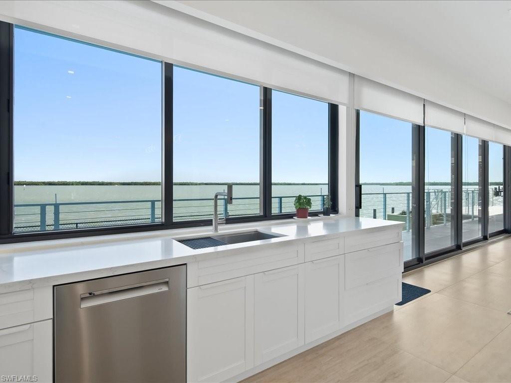 MARCO BEACH - Residential