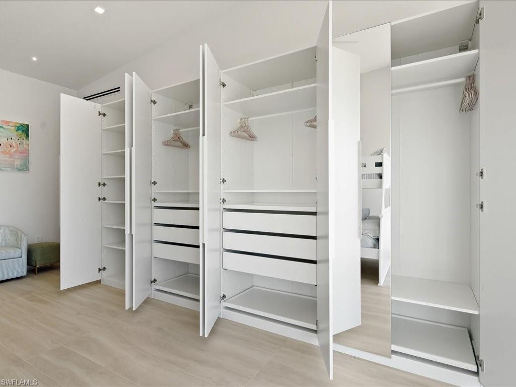 MARCO BEACH - Residential