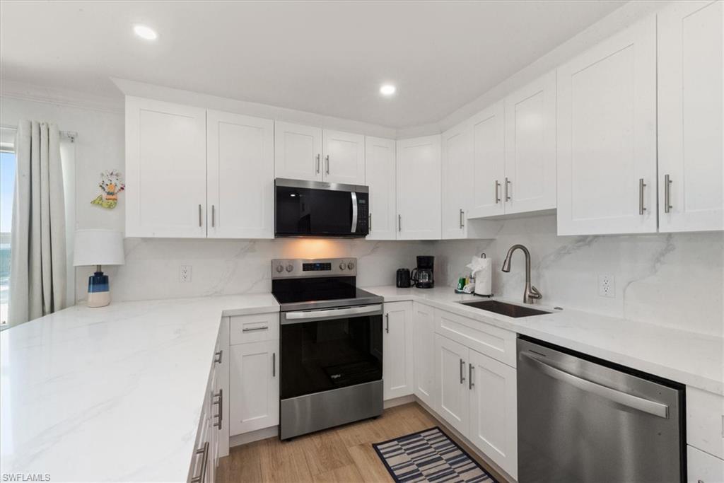 GATEWAY VILLAS - Residential