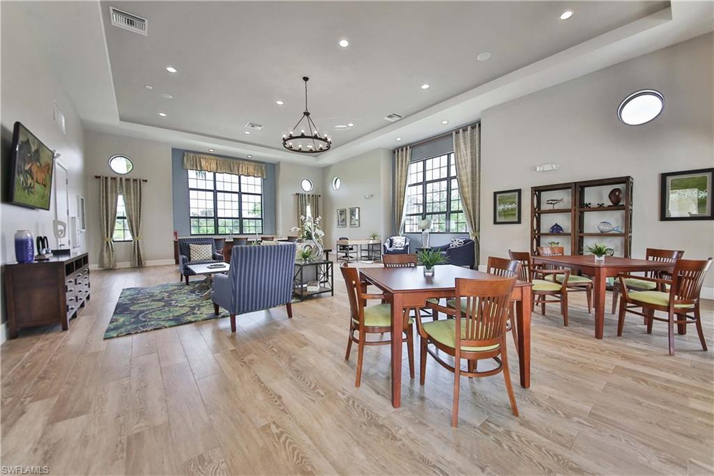 COACH HOMES AT LIVINGSTON LAKES - Residential Lease
