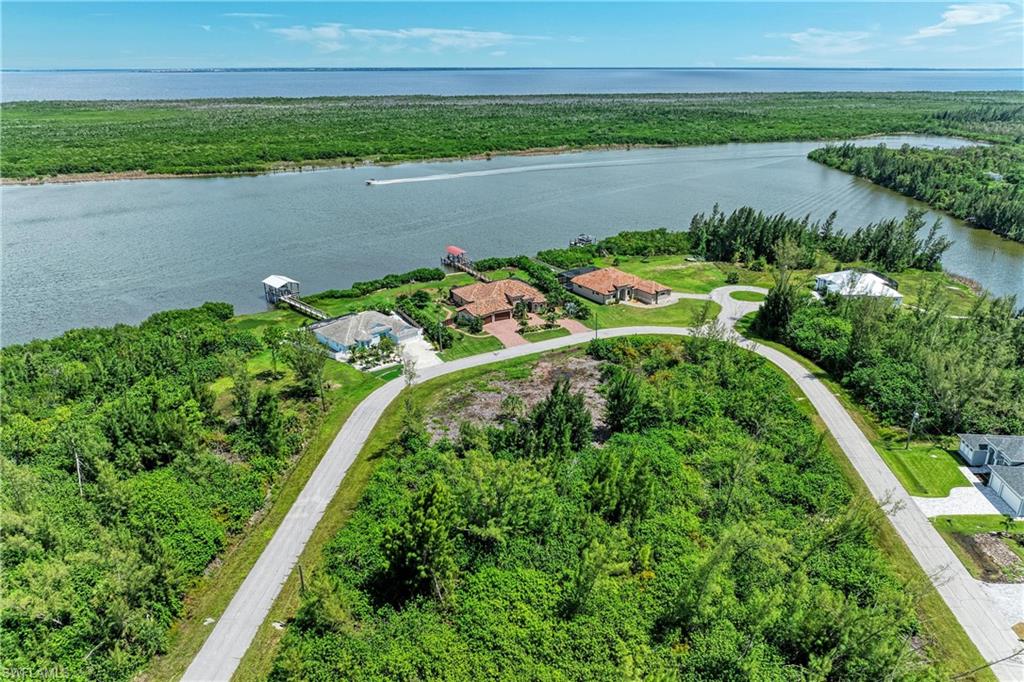 SOUTH GULF COVE - Residential