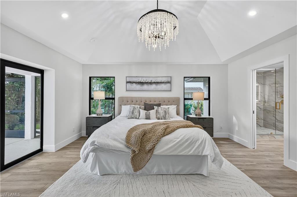 LONGSHORE LAKE - Residential