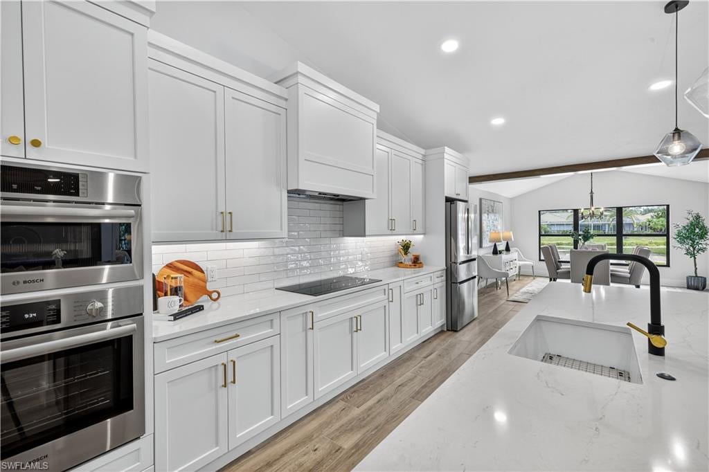 LONGSHORE LAKE - Residential