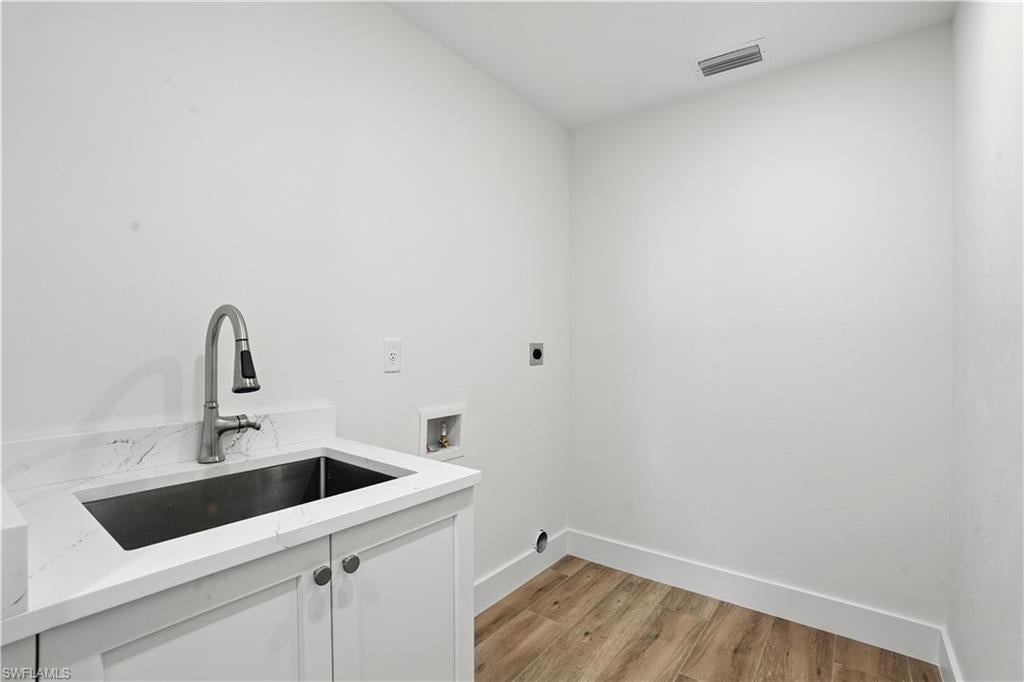 LONGSHORE LAKE - Residential