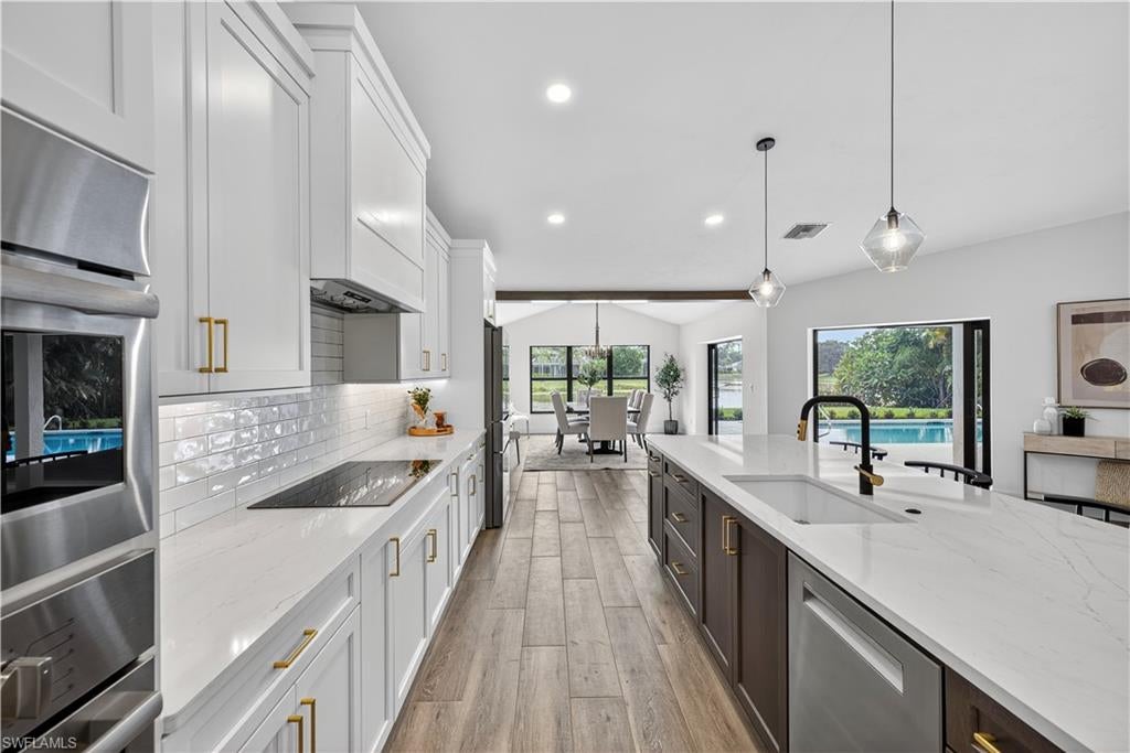 LONGSHORE LAKE - Residential