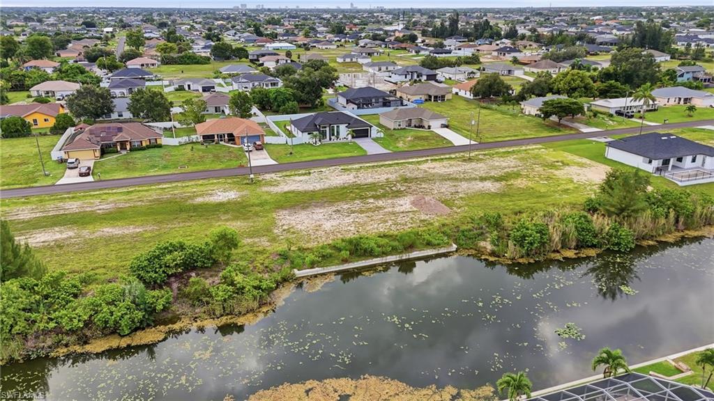 CAPE CORAL - Land