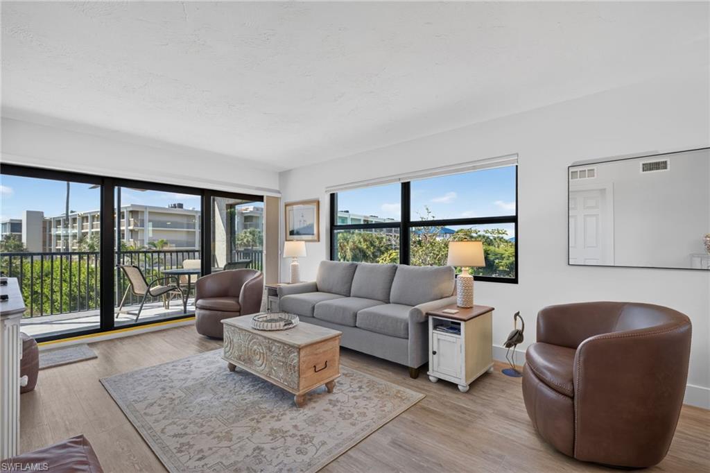 SAND POINTE - Residential