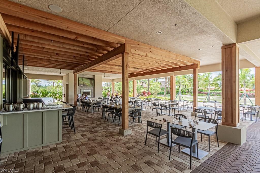 ESPLANADE - Residential Lease