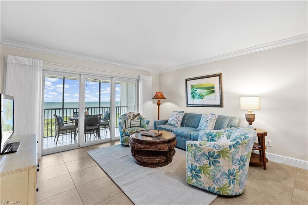 BAYSIDE VILLAS - Residential