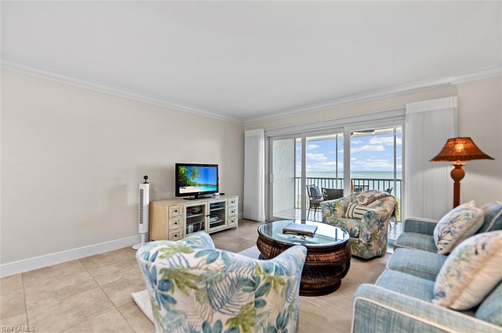 BAYSIDE VILLAS - Residential
