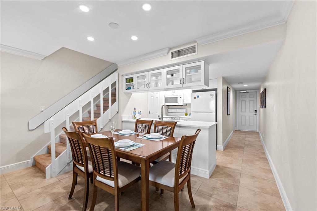 BAYSIDE VILLAS - Residential