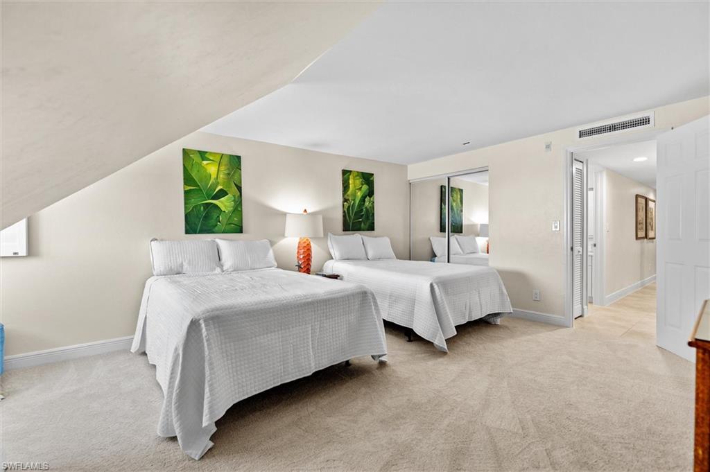 BAYSIDE VILLAS - Residential