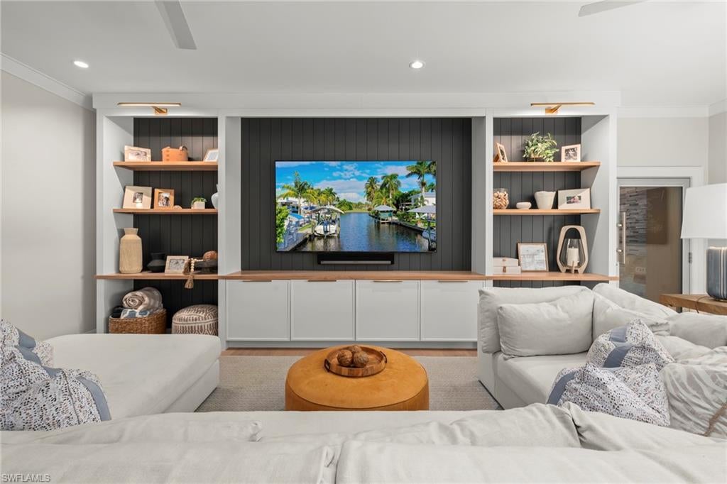 IONA SHORES - Residential