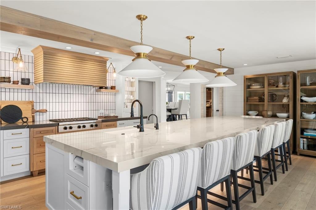 IONA SHORES - Residential