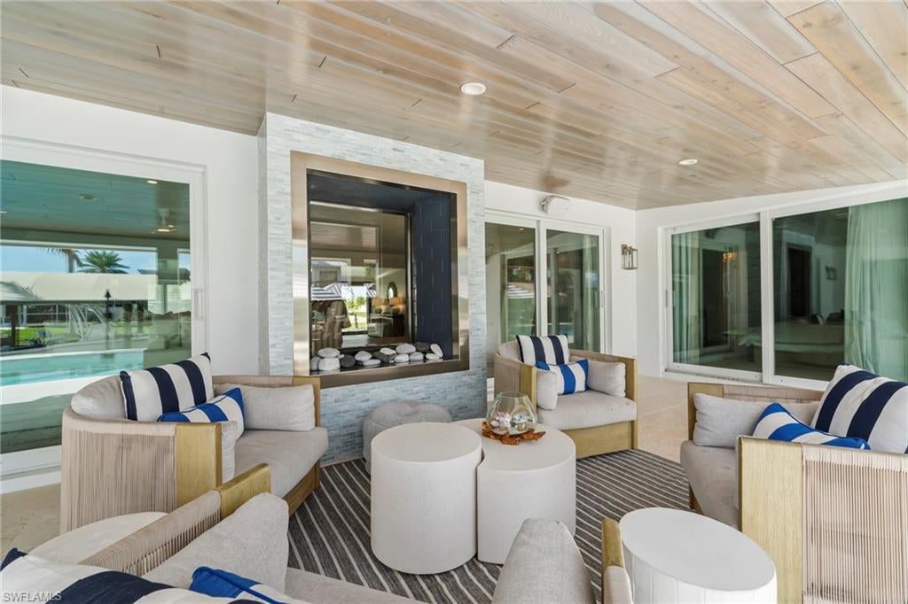 IONA SHORES - Residential