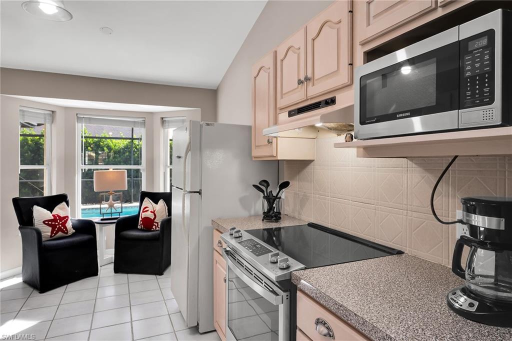 MARCO BEACH - Residential
