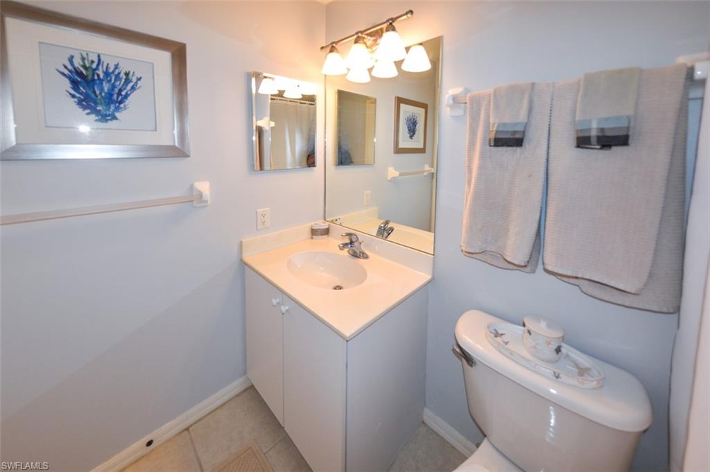 TWIN LAKES - Residential