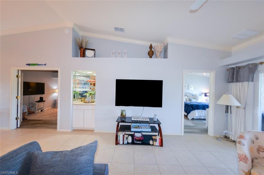 TWIN LAKES - Residential