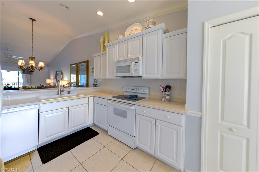 TWIN LAKES - Residential
