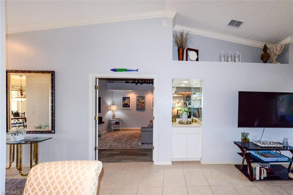 TWIN LAKES - Residential