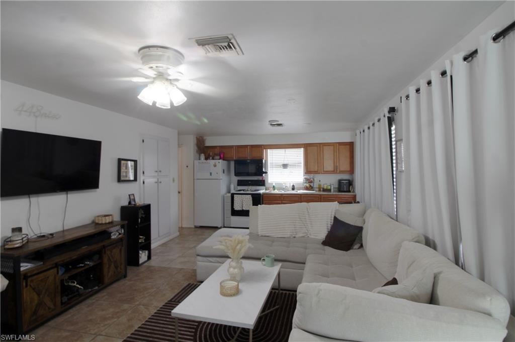 NAPLES PARK - Residential Income