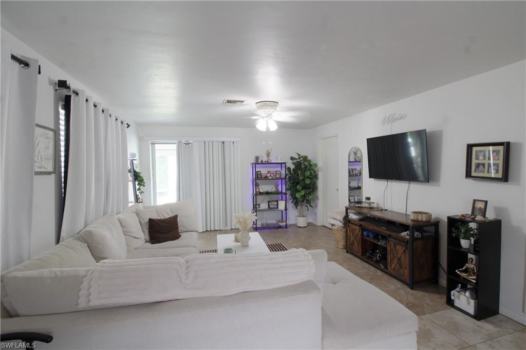 NAPLES PARK - Residential Income
