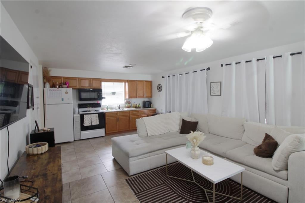 NAPLES PARK - Residential Income