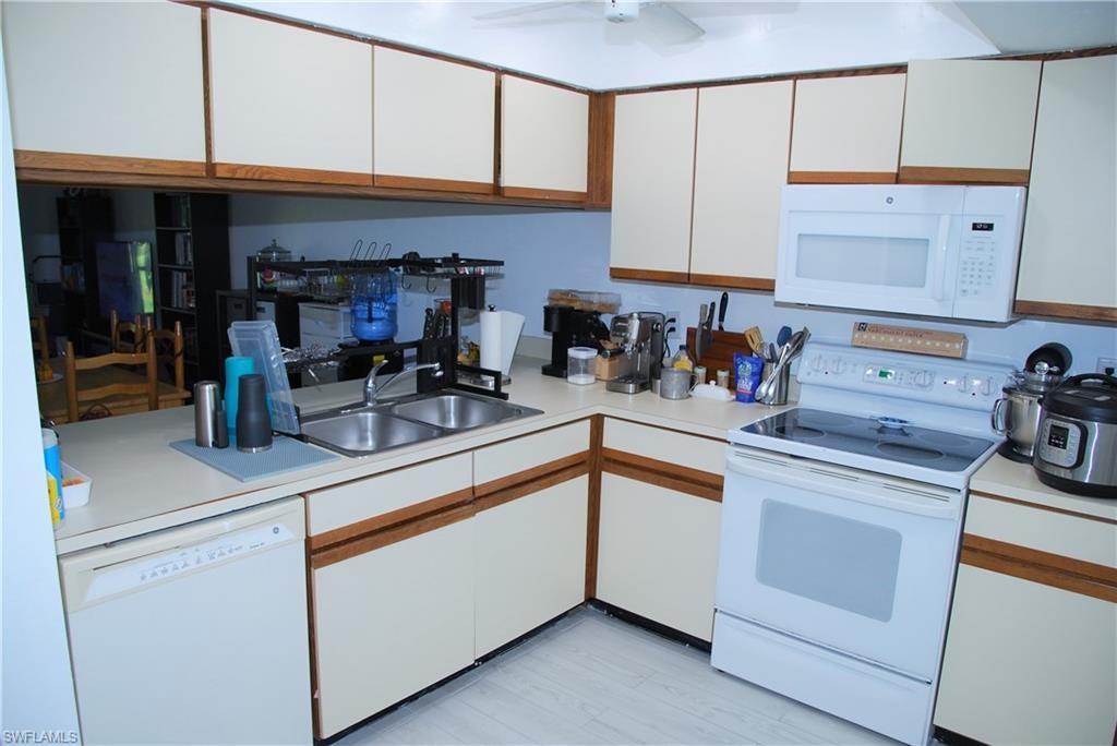 PATIO VILLAS OF CAPE CORAL - Residential
