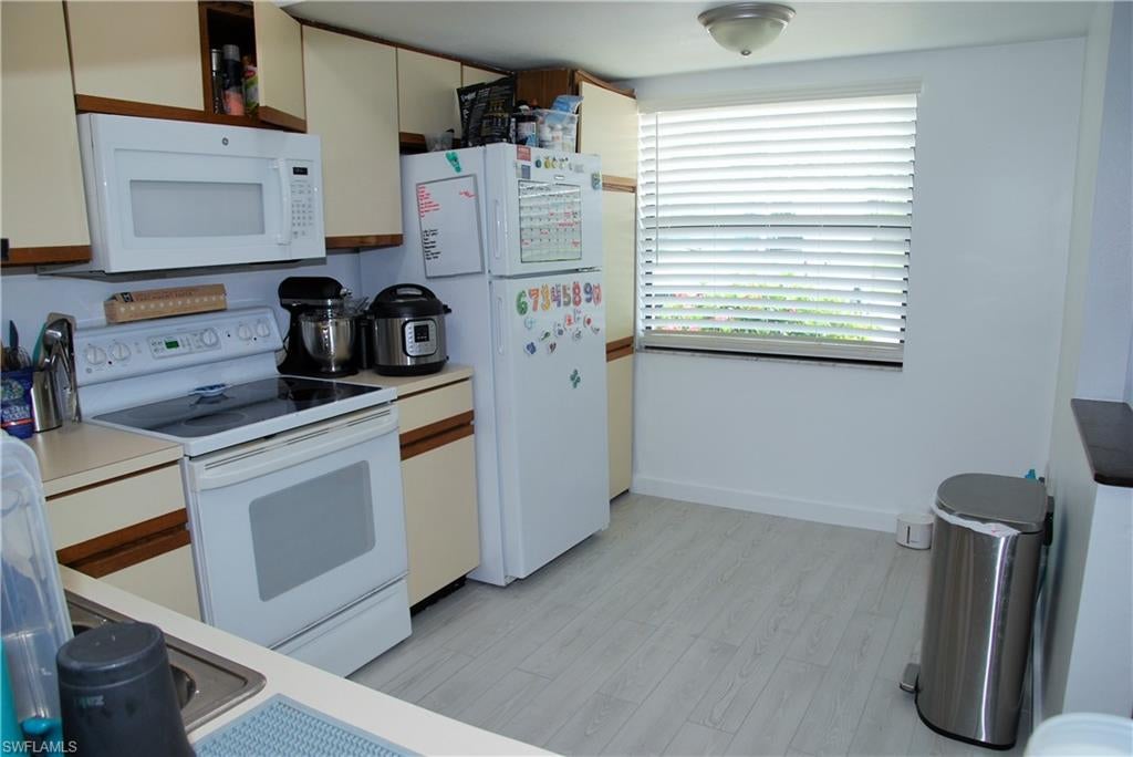 PATIO VILLAS OF CAPE CORAL - Residential