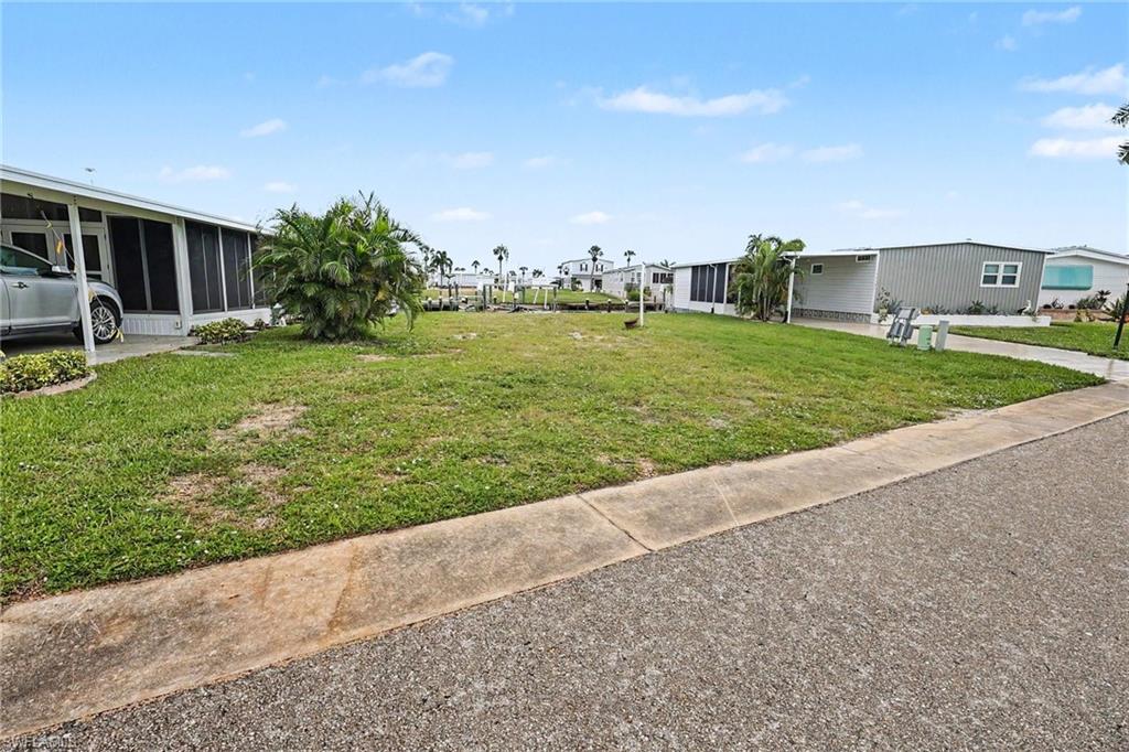BAYSIDE ESTATES - Land