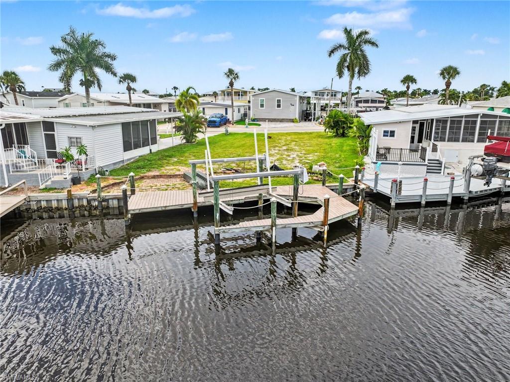 BAYSIDE ESTATES - Land
